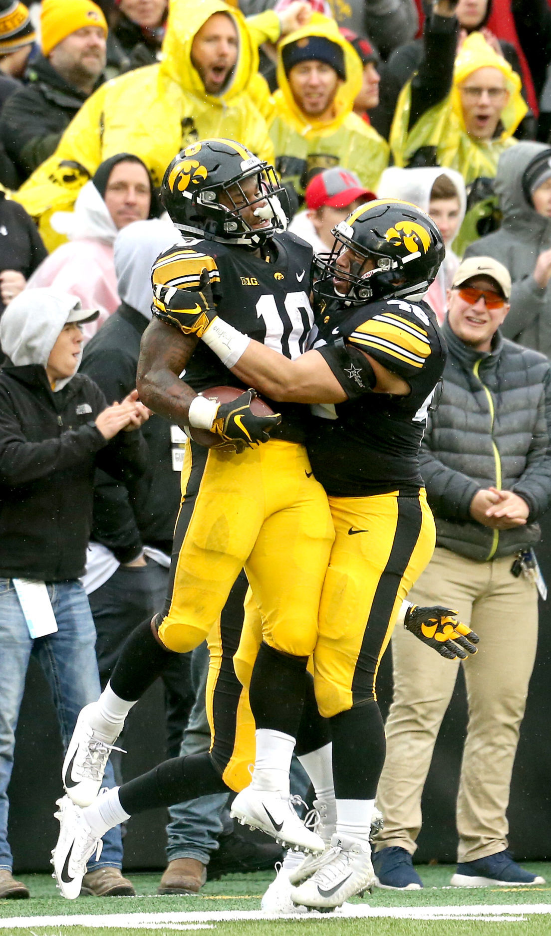 112318-Iowa-Football-021